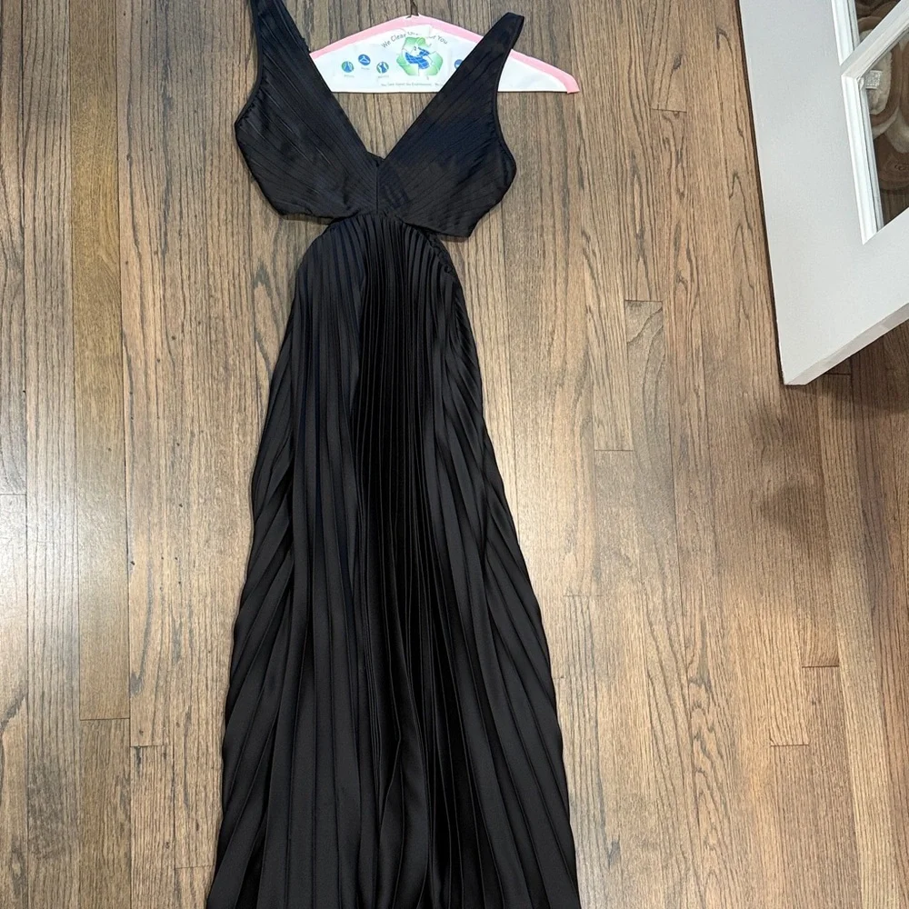 Abercrombie & Fitch Black Pleated Maxi Dress